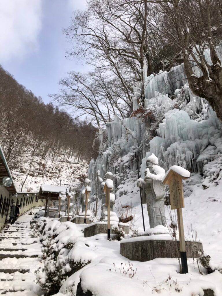 Hida Great Limestone Cave